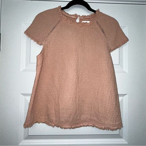 J.O.A Los Angeles Cap Sleeve Textured Frayed Shirt Top - Picture 8 of 8